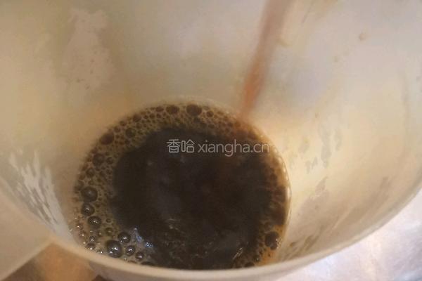 港式奶茶的做法图解5