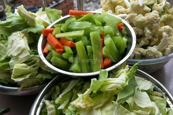 自制开胃泡菜酸爽任你行的做法图解1