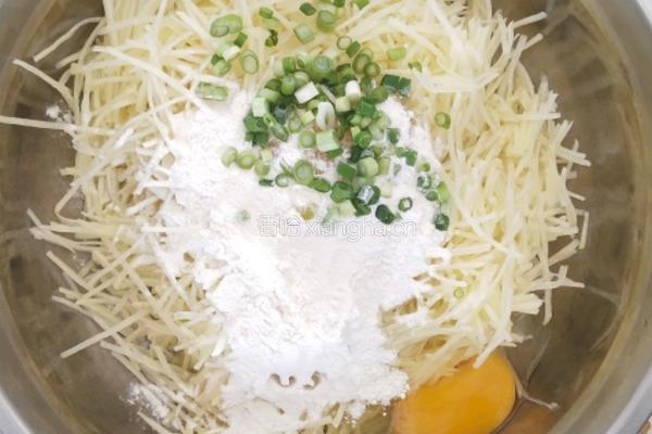 土豆饼的做法图解2