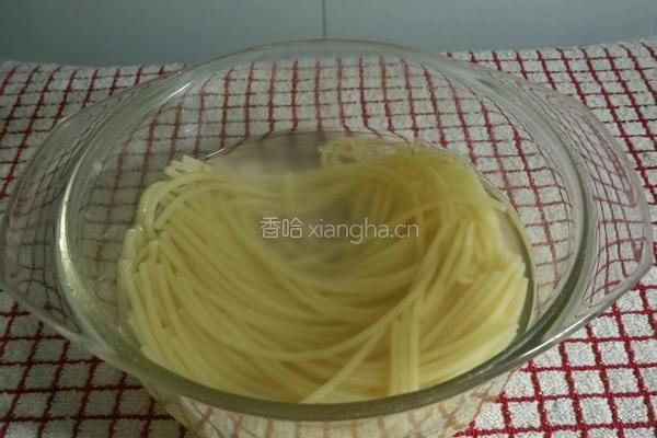 妙招分享 微波炉煮意面的做法图解3