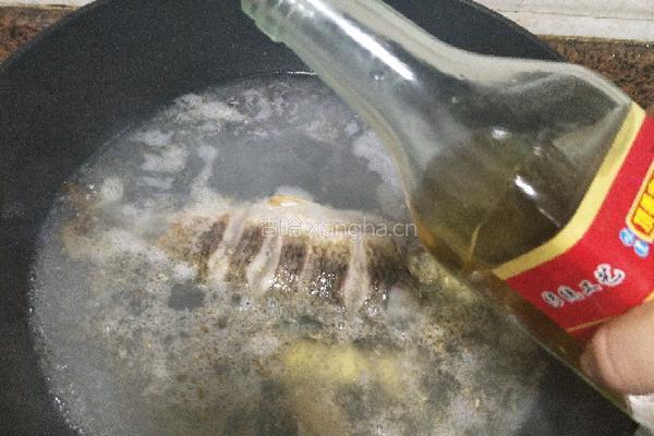 鲫鱼豆腐汤的做法图解8