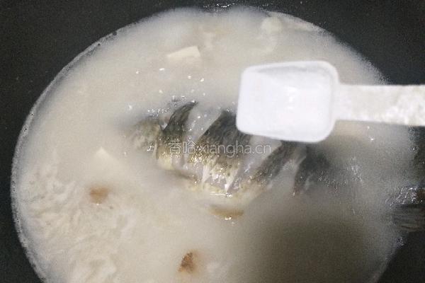 鲫鱼豆腐汤的做法图解12