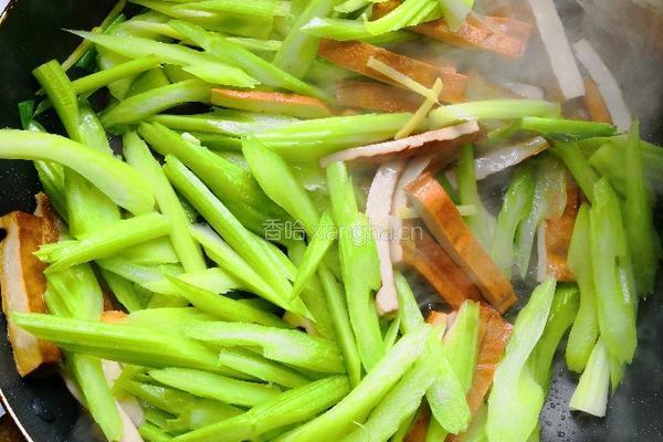 芹菜炒香干的做法图解6