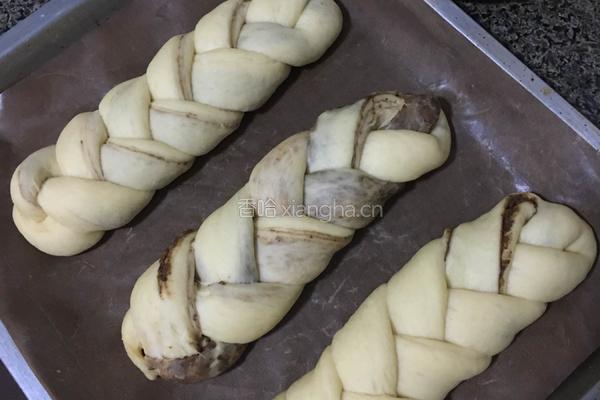 酥粒辫子豆沙面包的做法图解13