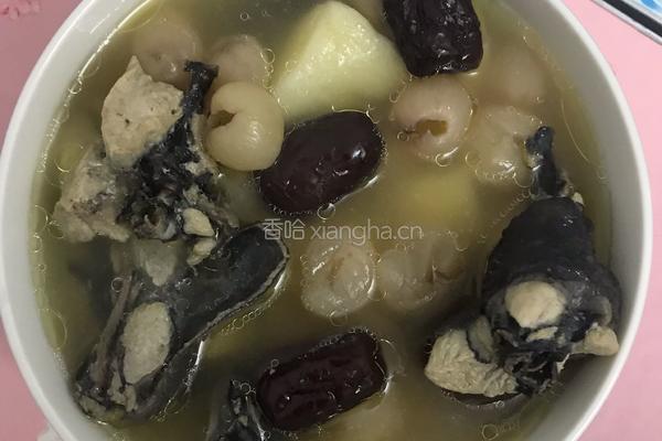 乌鸡桂圆红枣汤