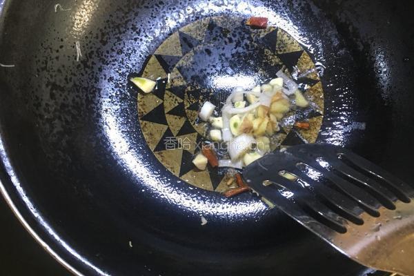 凉拌银耳菠菜粉丝的做法图解5