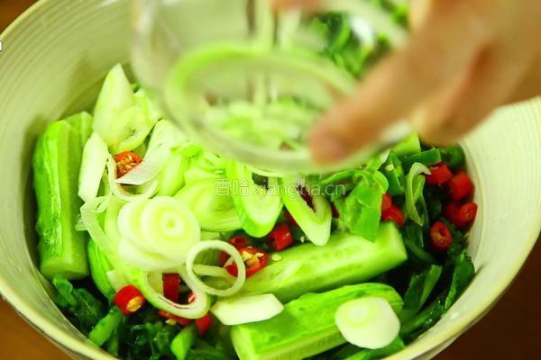 老妈的私房菜——萝卜樱水泡菜的做法图解10