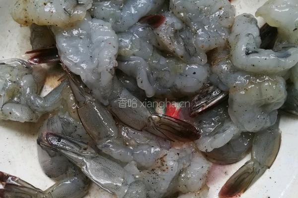 虾仁蛋花饺的做法图解1