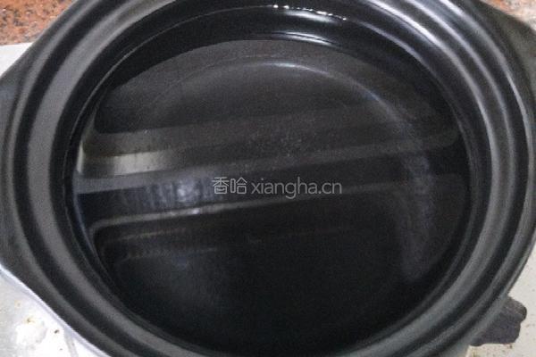 黑豆香菇排骨汤的做法图解3