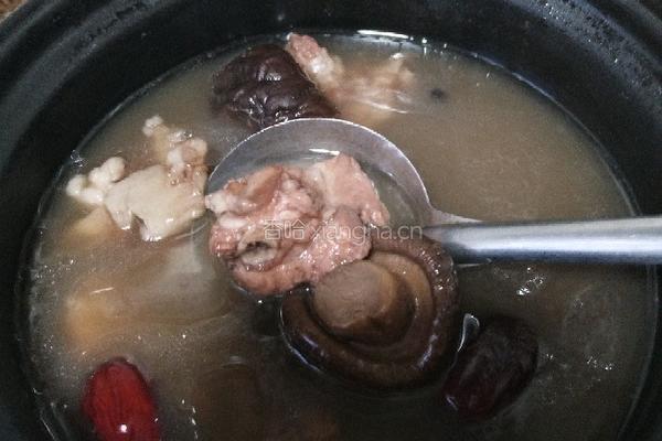 黑豆香菇排骨汤的做法图解12