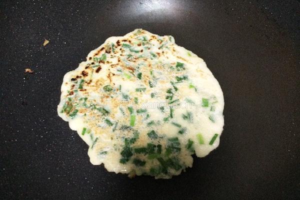 韭菜鸡蛋煎饼的做法图解14