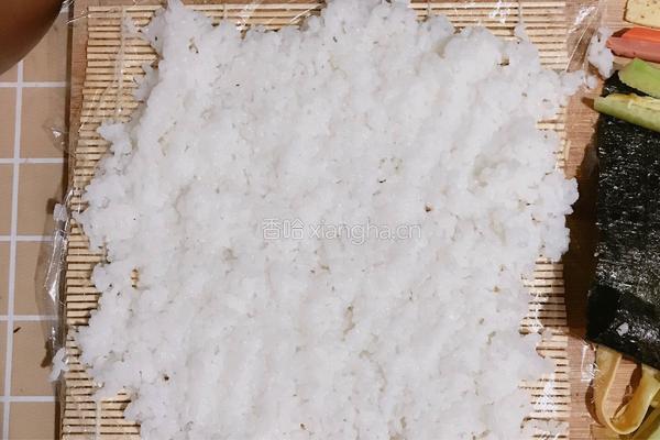 简单几步‼️在家轻松做寿司的做法图解6