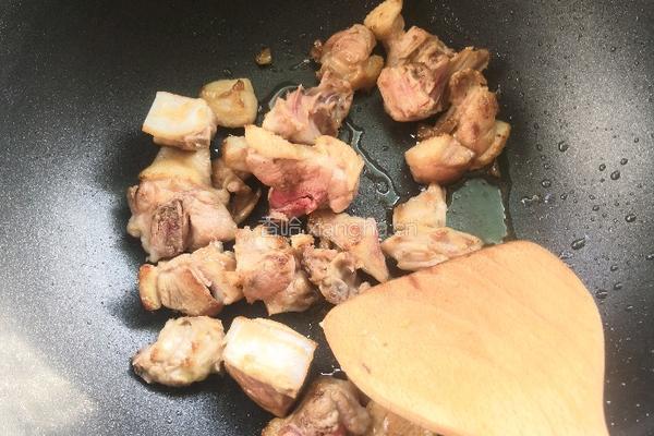 四季豆烧鸭子的做法图解2