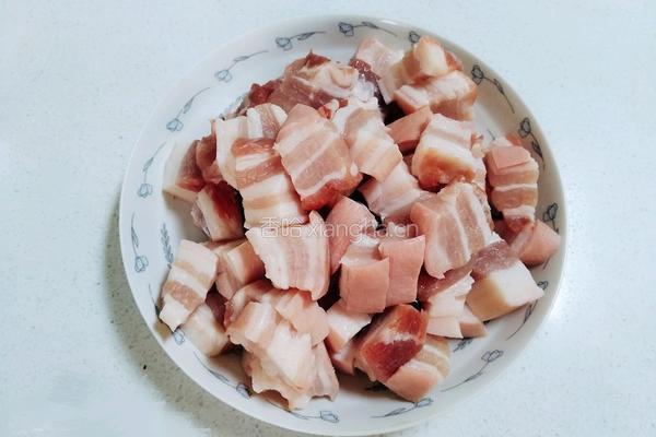 土豆红烧肉的做法图解2