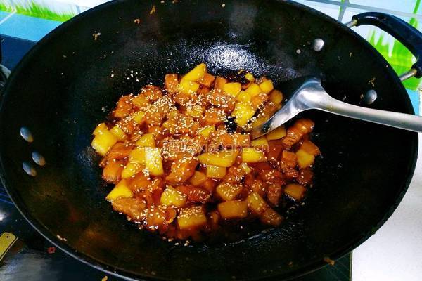 土豆红烧肉的做法图解12