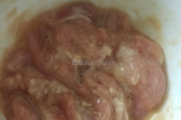 糖醋彩椒肉片的做法图解1