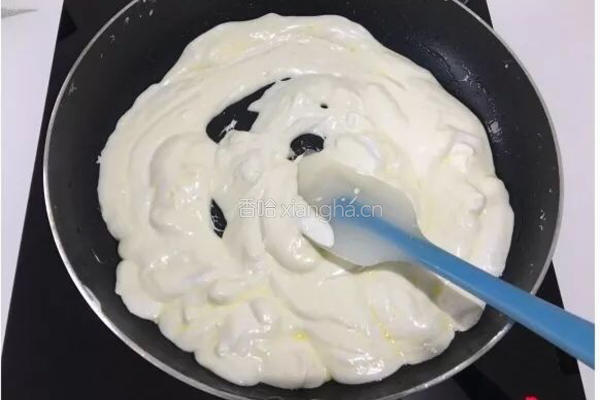 草莓雪花酥的做法图解3