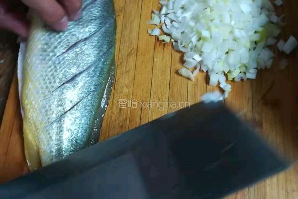 酱香黄花鱼的做法图解1