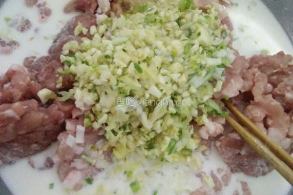 炸小肉丸的做法图解1
