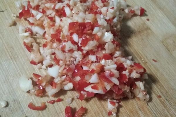 芹菜瘦肉饺子的做法图解1
