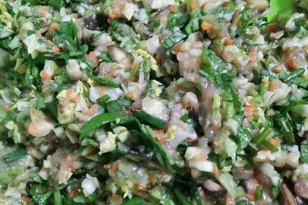 芹菜瘦肉饺子的做法图解4