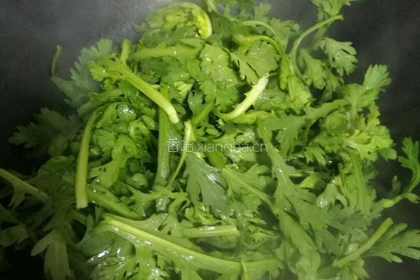 清炒茼蒿的做法图解3
