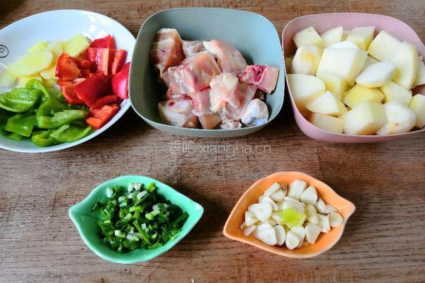 土豆鸡块的做法图解1