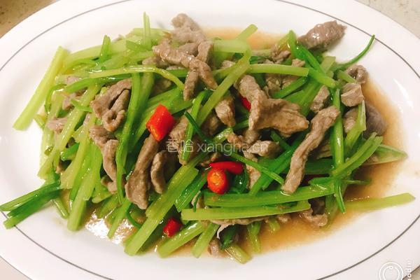黄芹炒牛肉条的做法图解4