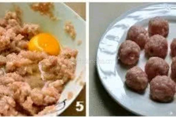 猪肉萝卜汤的做法图解2