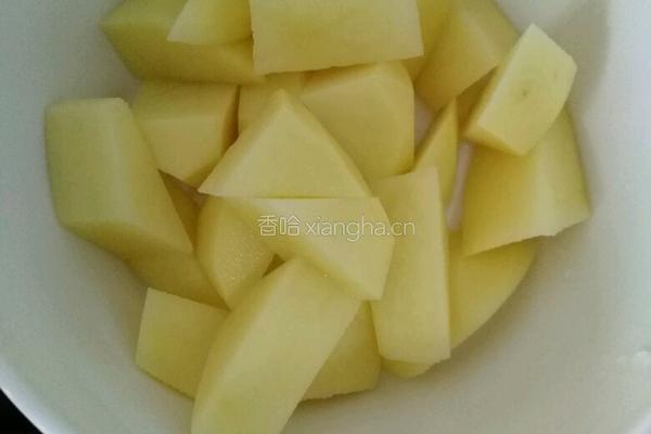 土豆炖牛腩的做法图解2