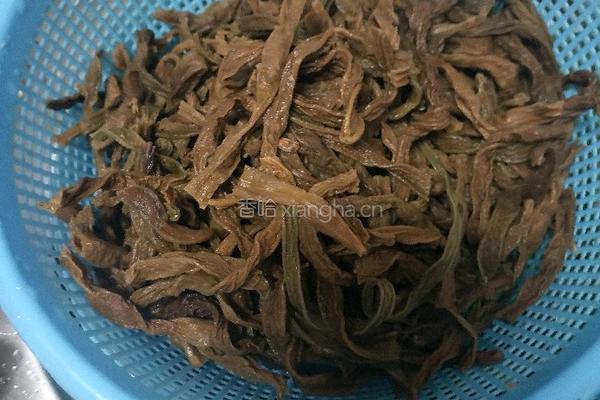 五花肉炒干豆角的做法图解2