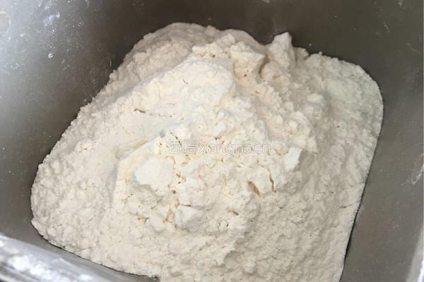 红糖大枣开花馒头的做法图解1