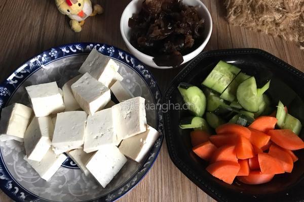 我家的家常豆腐的做法图解1