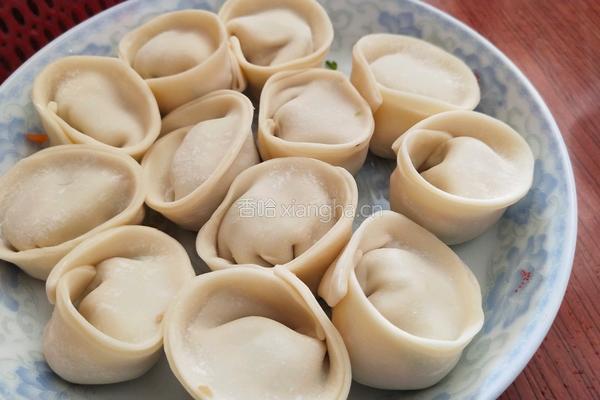 芹菜猪肉水饺的做法图解6