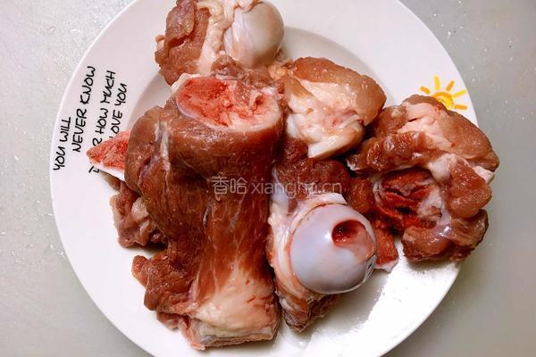 山药筒骨汤的做法图解1