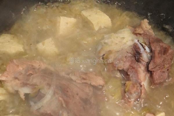酸菜炖大骨棒的做法图解8
