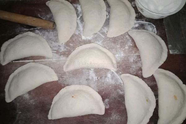 韭菜土豆盒子的做法图解8