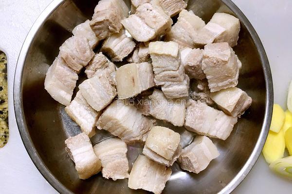 鸡蛋焖红烧肉的做法图解4