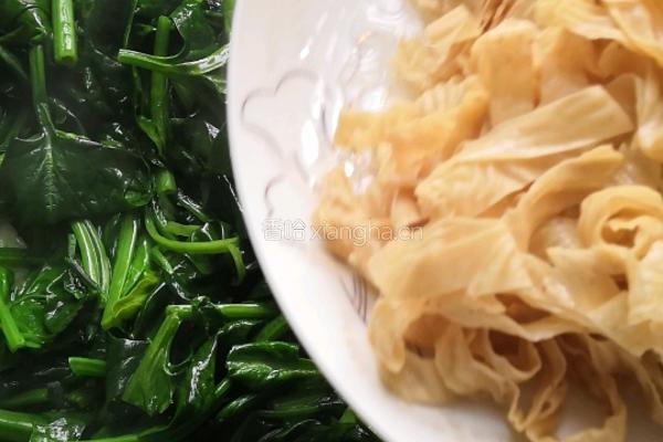 豆腐皮炒菠菜的做法图解7
