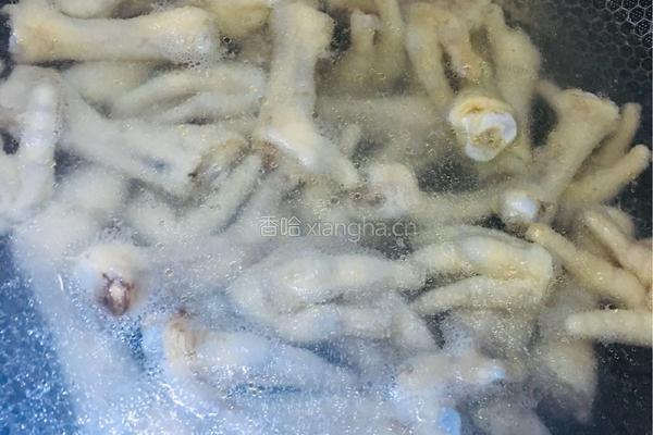 柠檬泡椒凤爪的做法图解2