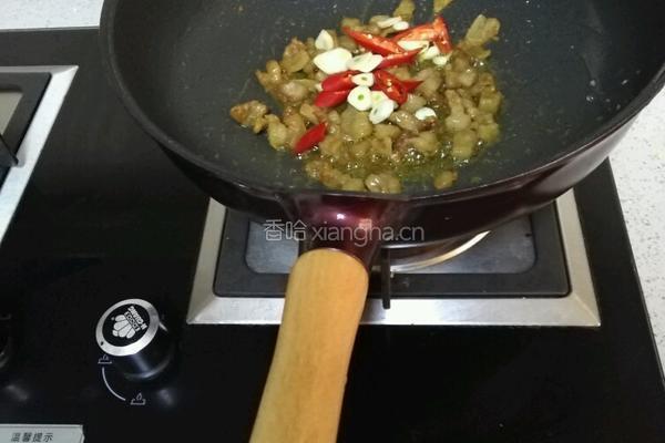猪肉渣炒大白菜的做法图解3