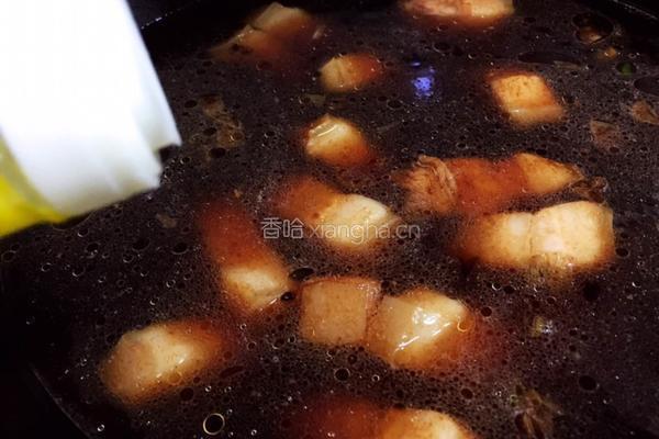 红烧肉炖土豆酸菜的做法图解7