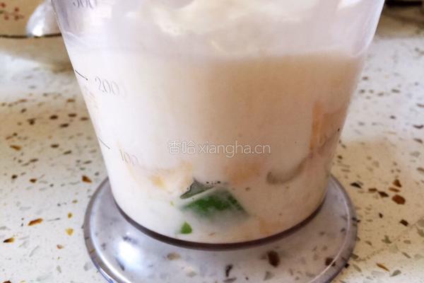 牛油果香蕉奶昔的做法图解5