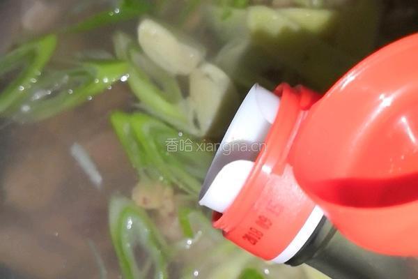 茶树菇炖鸡的做法图解3