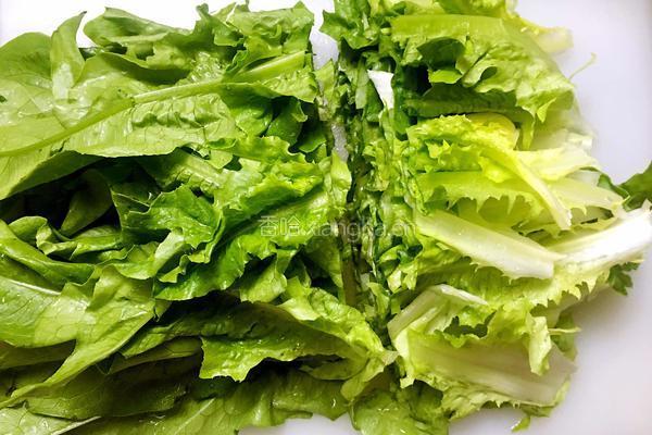 清炒油麦菜的做法图解3