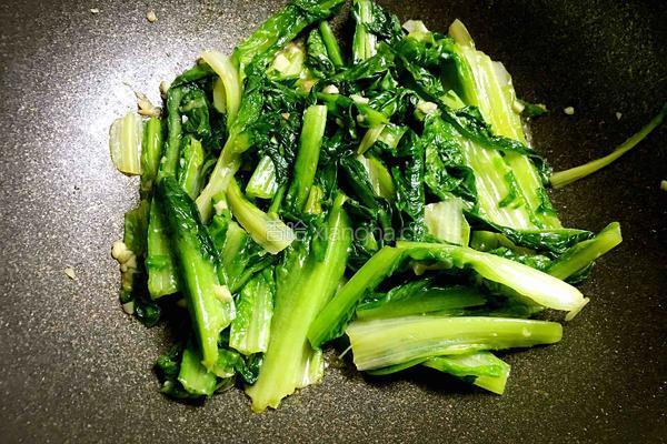 清炒油麦菜的做法图解8