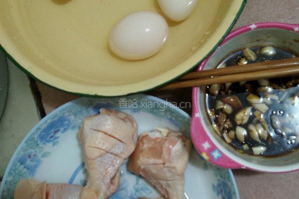 电饭锅鸡腿鸡蛋的做法图解1