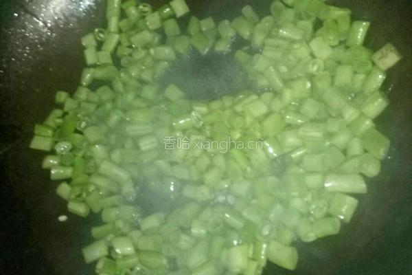 腊肠丸子饭的做法图解3