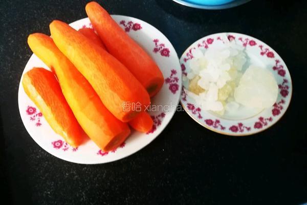 红萝卜果脯的做法图解1