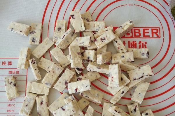 蔓越莓牛扎糖的做法图解9